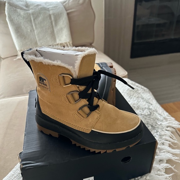 Sorel Tivoli Boots in Box Size 7 - Picture 5 of 7